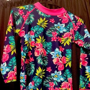 Super cute girls rash guard and shorts